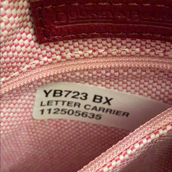 Dooney and Bourke letter carrier - Picture 8 of 12